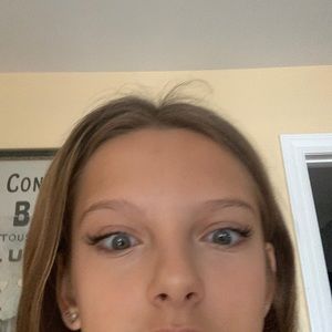 Meet your Posher, Ava